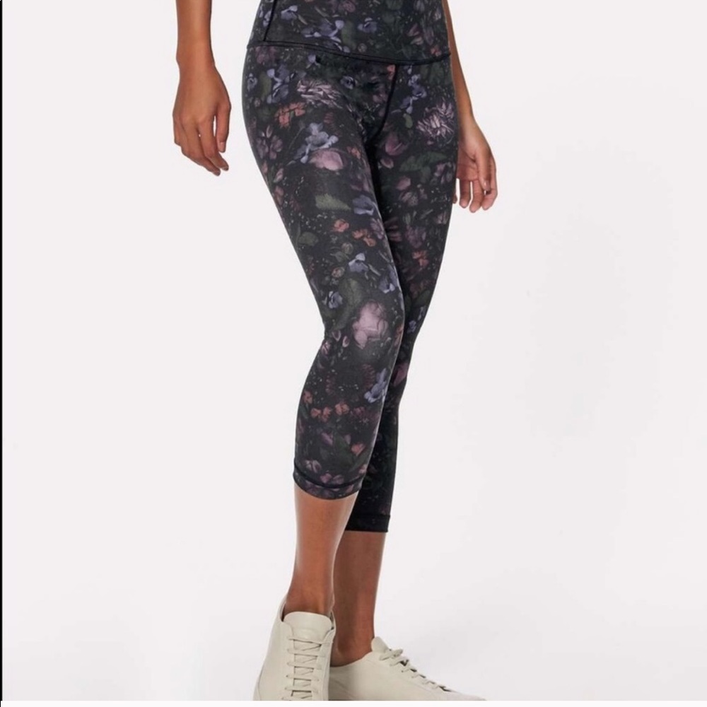 Lululemon High Rise Wunder Under leggings size 2